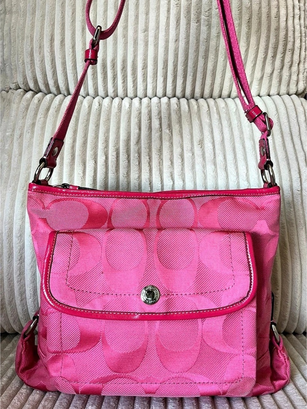 Coach Poppy Kyra Daisy Hot Pink Signature Canvas Crossbody Bag F16650🌸👛🐷💗🌷